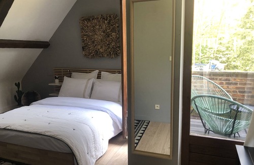 Chaumont-sur-Tharonne Cama Y Desayuno | Chambre à la Campagne Avec Piscine au Cœur de la Forêt