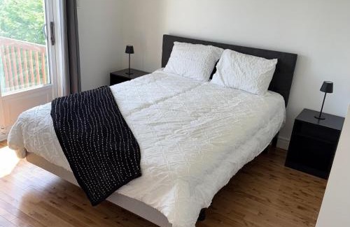 Sainte-Catherine Casa | Chambre à louer proche de Montréal