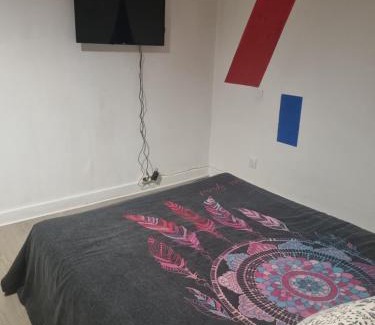 Arthes Casa | Chambre au 1er étage avec communs