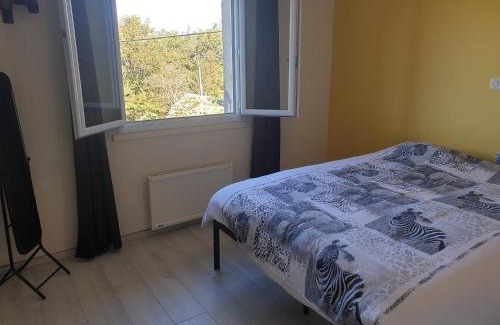 Figeac Cama Y Desayuno | Chambre au calme avec cuisine équipée sur demande en supplément