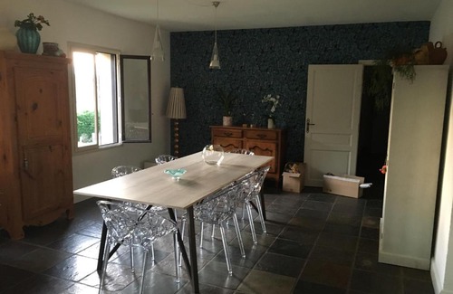 Bouloire Casa | Chambre avec balcon et salle de bains privée
