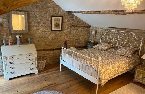 Caylus Casa | Chambre avec salle de bain