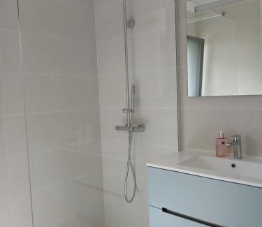 Saint-Thurial Cama Y Desayuno | Chambre avec terrasse et salle de bain privative