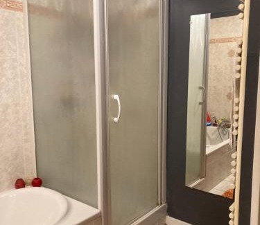 Le Bouscat Casa | Chambre chez l'habitant au calme avec piscinne