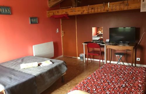Saint Sever Casa | Chambre chez l'habitant Corail cuisine et sdb partagées