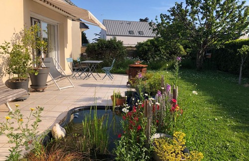 Sene Casa | Chambre chez l'habitant "Les Roses de Séné"