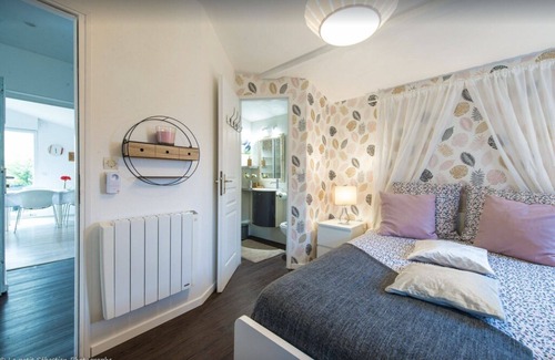 Flocourt Cama Y Desayuno | Chambre Coloniale - Le petit flo