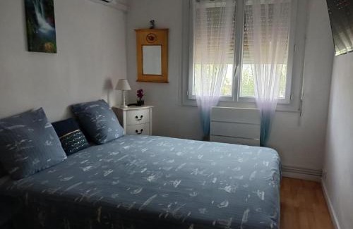 Saint-Assiscle Casa | CHAMBRE CONFORTABLE,GARE,Climatisation,PARKING,WIFI,pt déjeuner compris