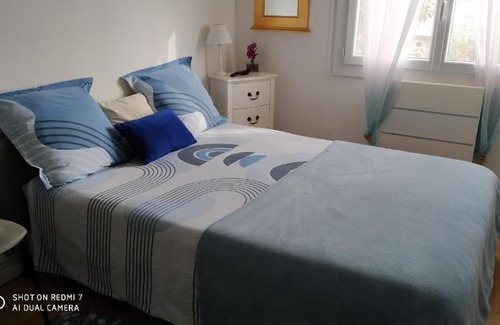 Saint-Assiscle Casa | CHAMBRE CONFORTABLE,GARE,Climatisation,PARKING,WIFI,pt déjeuner compris