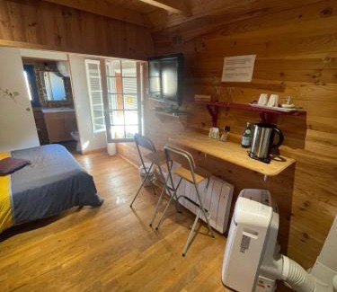 Charonville Cama Y Desayuno | Chambre d'hôte - Chalet Détente