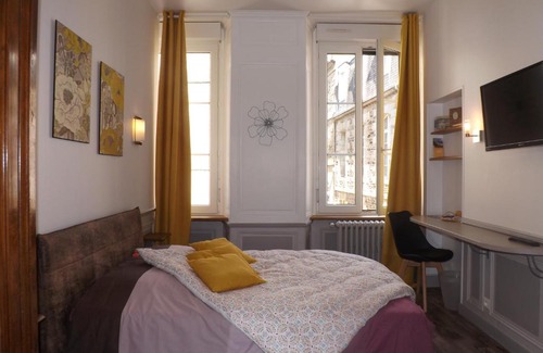 Centre ville - Urbanistes Cama Y Desayuno | Chambre d'hôtes LARIBOISIERE