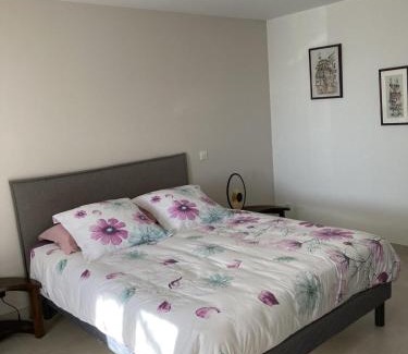 Lagorce Cama Y Desayuno | Chambre d'hôtes Lavande- A l'Ombre des Tilleuls