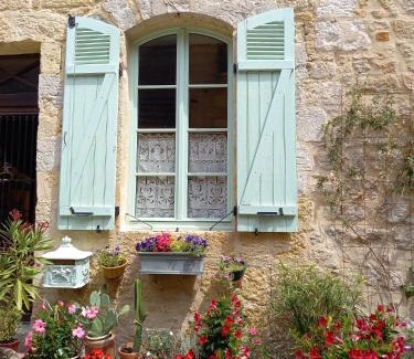 Saint-Cyprien Cama Y Desayuno | chambre d hôtes les remparts