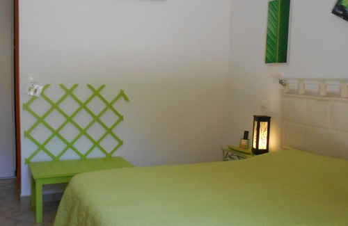 Donzere Casa | Chambre d'hotes with shower room, wc and terrace