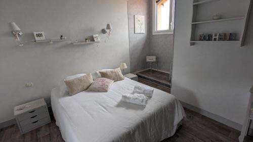 Saint-Andre-de-la-Marche Casa | Chambre dans un cadre bucolique avec petit-déjeuner