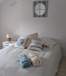 Saint-Andre-de-la-Marche Casa | Chambre dans un cadre bucolique avec petit-déjeuner