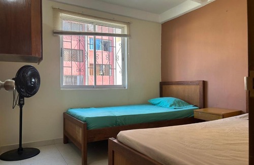 Santa Maria Casa | Chambre Deux Palmiers avec Salle de Bain Partagée Proche de l'Aéroport