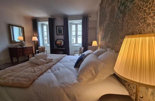 Chateauroux Cama Y Desayuno | Chambre "Diane" avec salle d'eau privative et petit-déjeuner à Châteauroux - FR-1-591-602