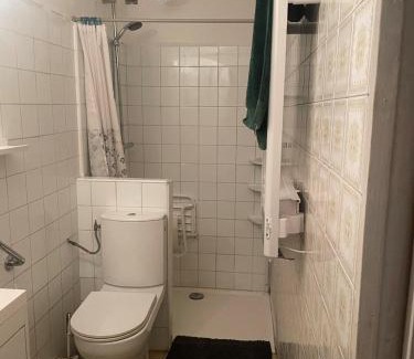 Hopitaux-Facultes Casa | Chambre en bois dans une ancienne bâtisse