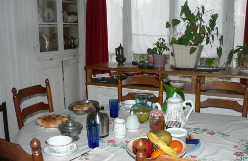 Saint-Cloud Cama Y Desayuno | Chambre Eugénie