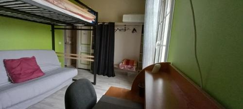 Segonzac Casa | chambre familiale dans maison au calme