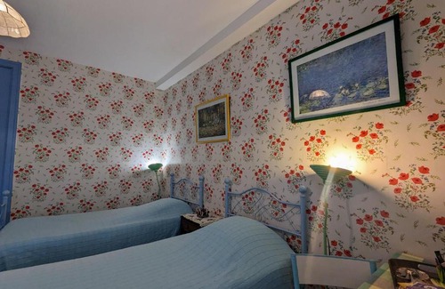 Pellevoisin Cama Y Desayuno | Chambre Glycine avec salon de jardin et parking, proche châteaux de la Loire - FR-1-591-506