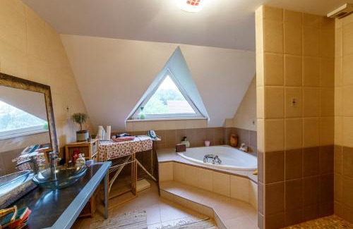 Soultz-sous-Forets Casa | Chambre grand lit dressing wi fi