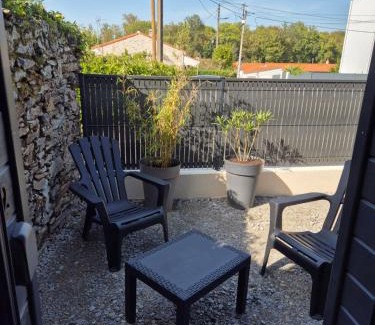 Bouguenais Cama Y Desayuno | Chambre indépendante avec terrasse extérieure proche aéroport et Nantes centre