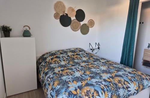 Bouguenais Cama Y Desayuno | Chambre indépendante avec terrasse extérieure proche aéroport et Nantes centre