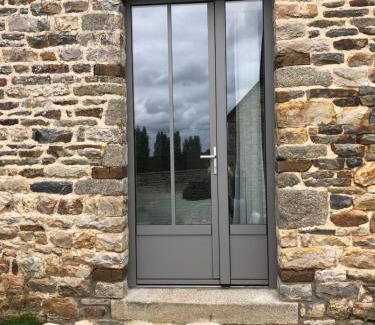 Saint-Jean-sur-Couesnon Cama Y Desayuno | Chambre indépendante au Manoir de la Célinais côté jardin