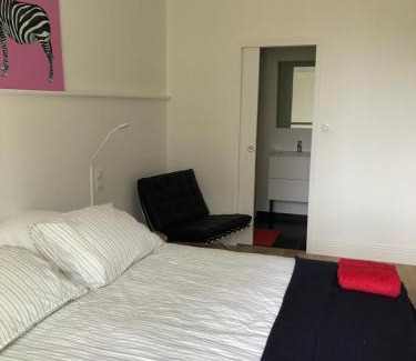 Saint-Jean-sur-Couesnon Cama Y Desayuno | Chambre indépendante au Manoir de la Célinais côté jardin
