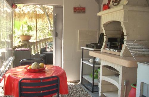 Sartene Casa | CHAMBRE INDEPENDANTE climatisée, cuisine d'été, piscine