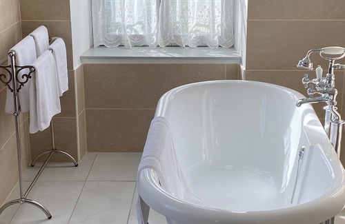 Montmarault Apartamento | Chambre Jean in Château Camus
