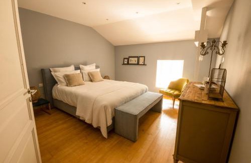 Saint-Pierre-de-Cole Cama Y Desayuno | Chambre Luna - Lavy