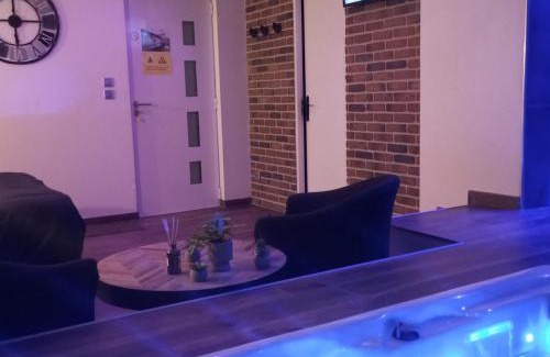 Ferriere-la-Grande Apartamento | chambre romantique avec spa privatif