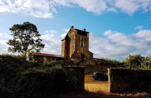 Montegut Cama Y Desayuno | Chambre Rustique du Château Montegut Vue sur les Pyrénées