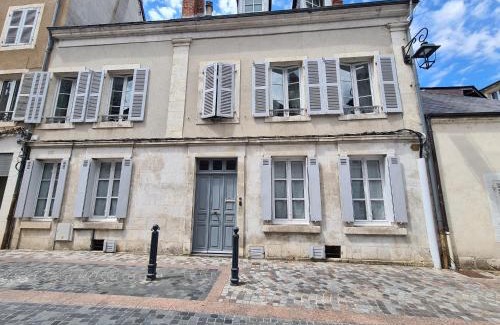 Chateauroux Cama Y Desayuno | Chambre spacieuse avec grand lit et salle d'eau privée, petit-déjeuner inclus - Châteauroux - FR-1-591-601