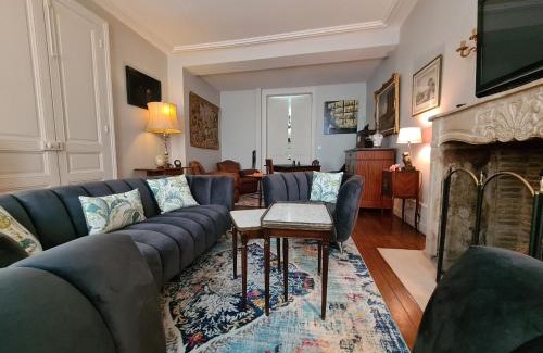 Chateauroux Cama Y Desayuno | Chambre spacieuse avec grand lit et salle d'eau privée, petit-déjeuner inclus - Châteauroux - FR-1-591-601