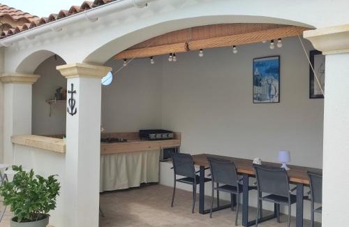 Saint-Bonnet-du-Gard Cama Y Desayuno | Chambre studio