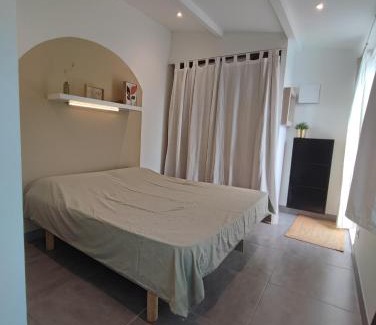 Saint-Bonnet-du-Gard Cama Y Desayuno | Chambre studio