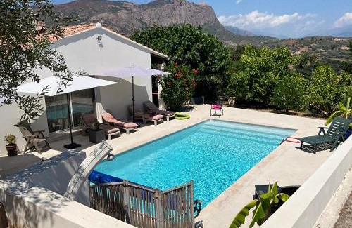 Alata Apartamento | Chambre Studio Piscine Jacuzzi chez l habitant