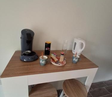 Vouille-les-Marais Cama Y Desayuno | Chambre suite avec terrasse