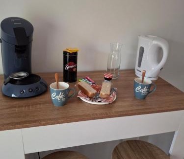 Vouille-les-Marais Cama Y Desayuno | Chambre suite avec terrasse