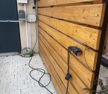 Vinzelles Casa | Chambre tropicale privée au coeur d'un village calme et proche du vignoble