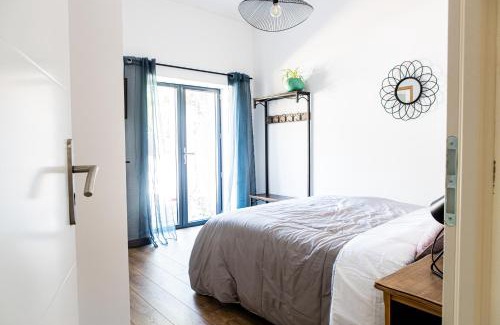 Vinzelles Casa | Chambre tropicale privée au coeur d'un village calme et proche du vignoble