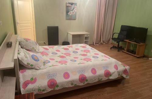 Moifond Casa | Chambre verte spacieuse côté aéroport
