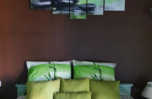 Pressigny-les Pins Casa | Chambre zen