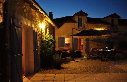 Champagne-et-Fontaine Cama Y Desayuno | Chambres d'Hôtes La Grange Au Bois