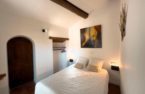 Le Castellet Casa | Chambres d'hôtes à 5mn du Circuit Paul Ricard et du village du Castellet et à 10mn des plages de Saint-Cyr-sur-mer, Bandol et Sanary