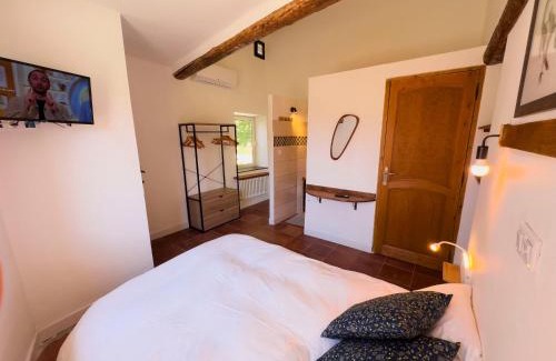 Le Castellet Casa | Chambres d'hôtes à 5mn du Circuit Paul Ricard et du village du Castellet et à 10mn des plages de Saint-Cyr-sur-mer, Bandol et Sanary